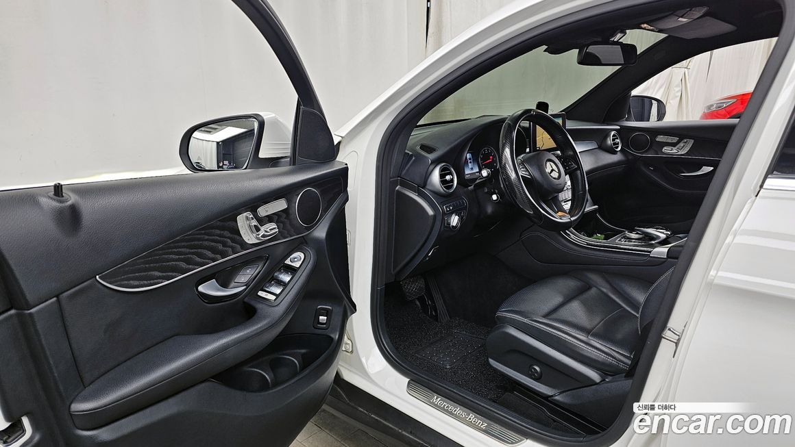 Mercedes-Benz GLC-Class 2019