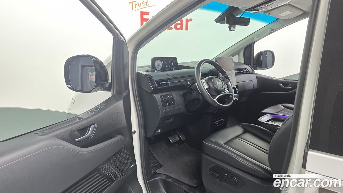 Hyundai Staria 2023