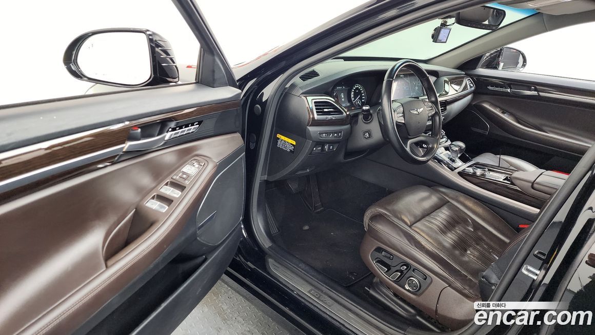 Genesis EQ900 2016