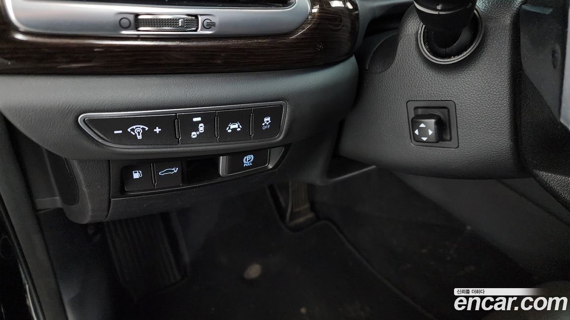 Genesis EQ900 2016