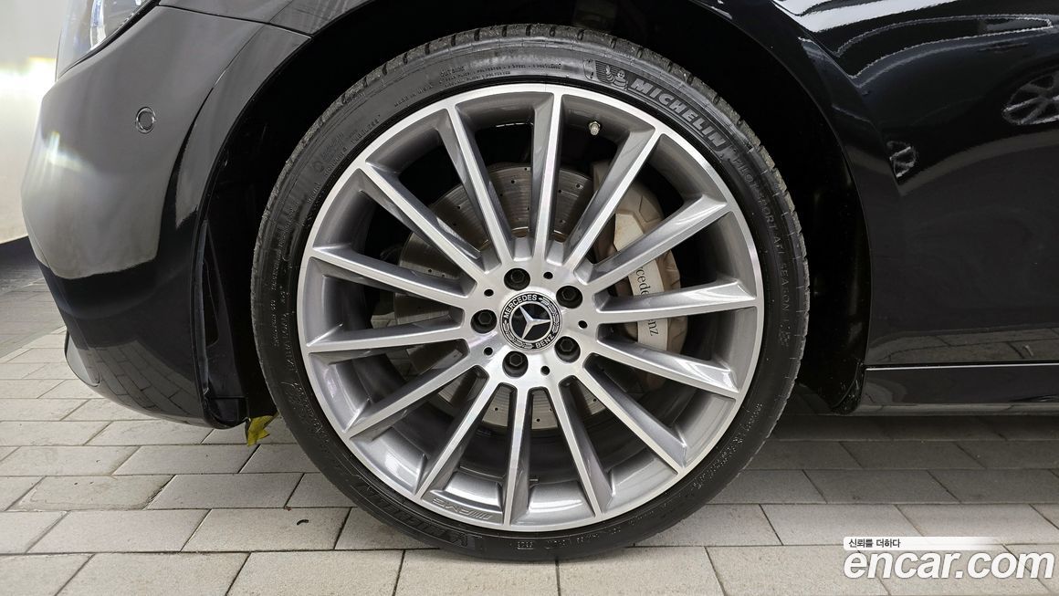 Mercedes-Benz E-Class 2021