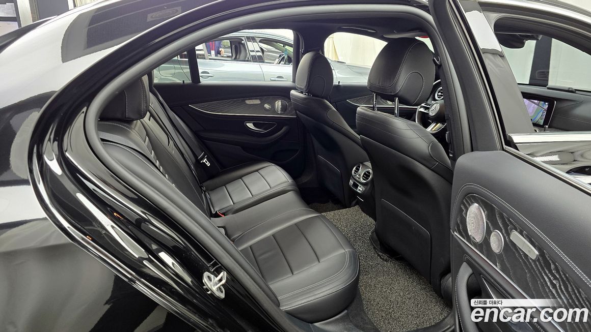 Mercedes-Benz E-Class 2021