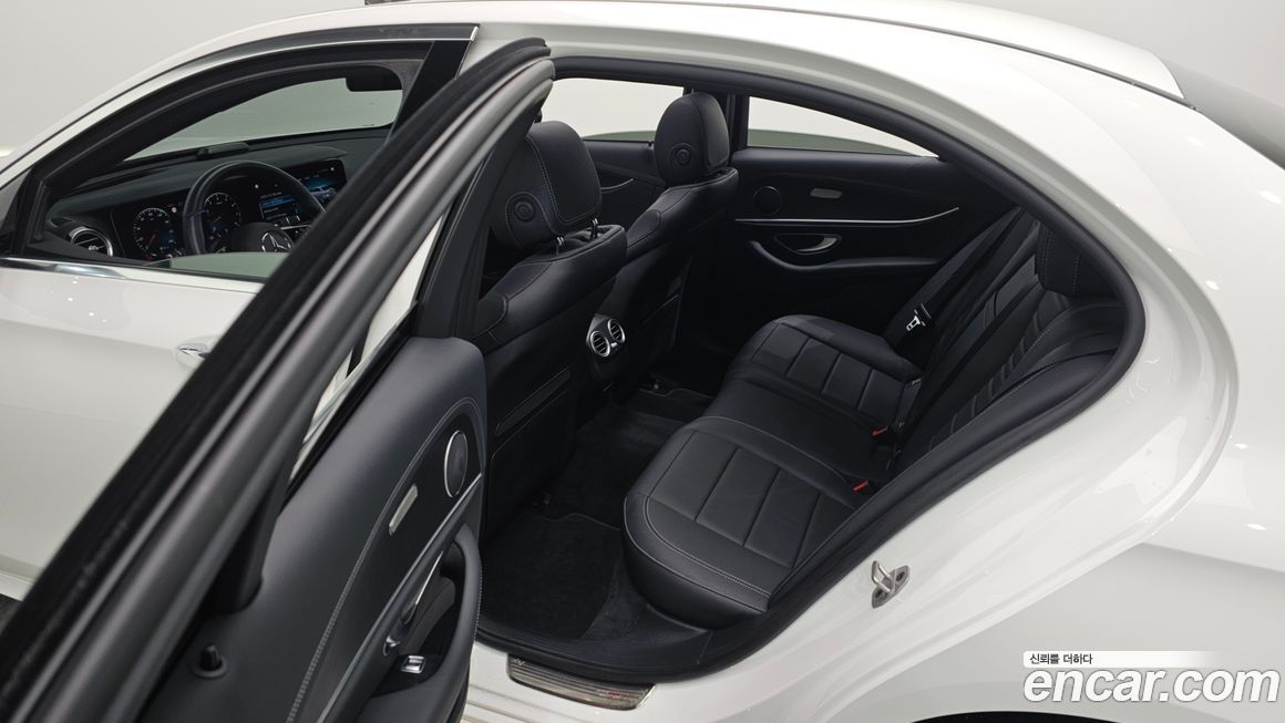 Mercedes-Benz E-Class 2023