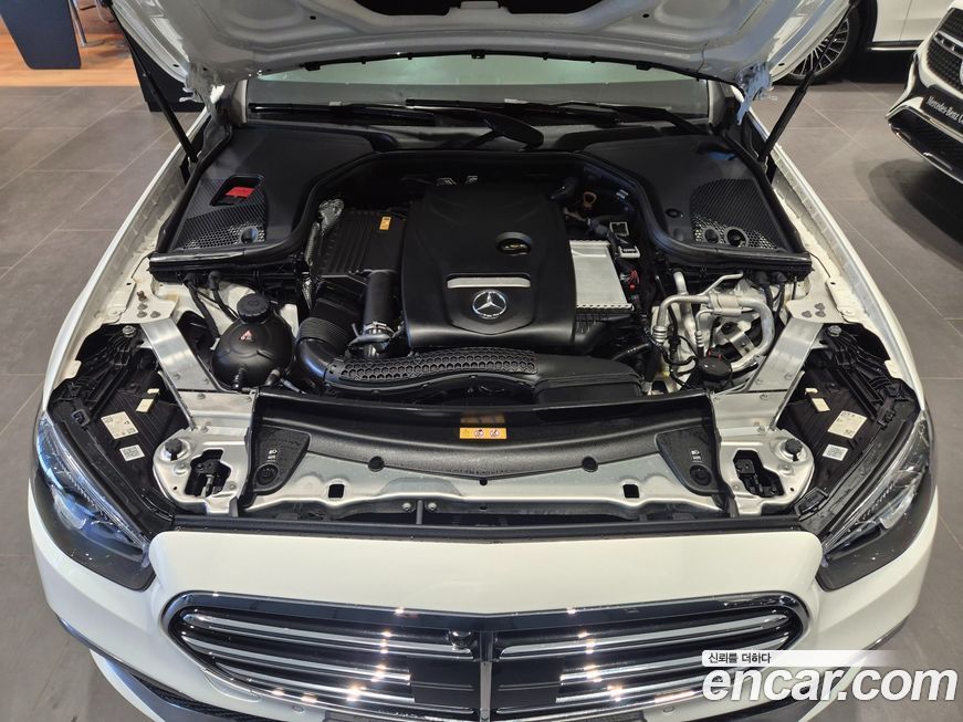 Mercedes-Benz E-Class 2022