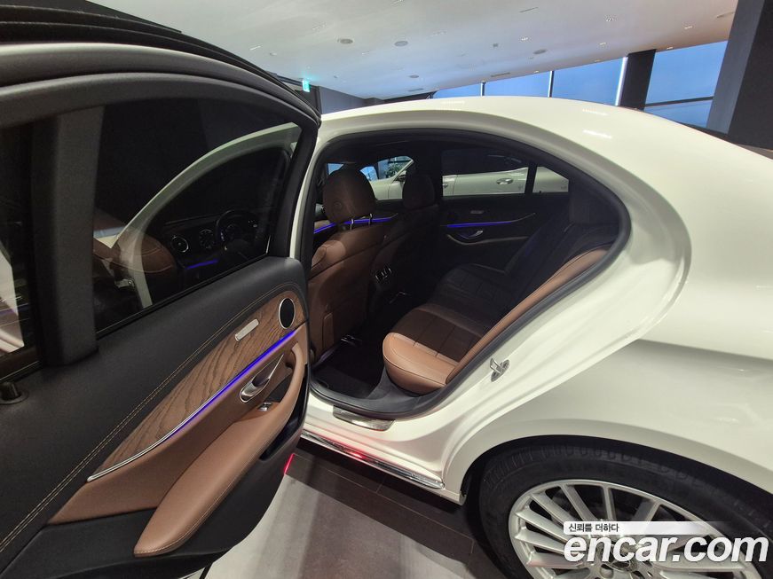 Mercedes-Benz E-Class 2022