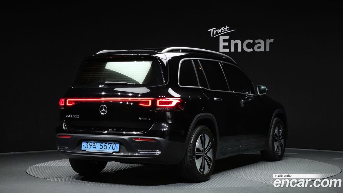 Mercedes-Benz EQB 2024