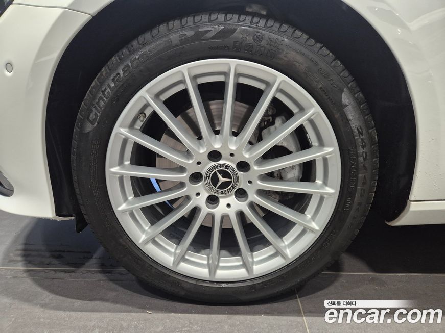 Mercedes-Benz E-Class 2022