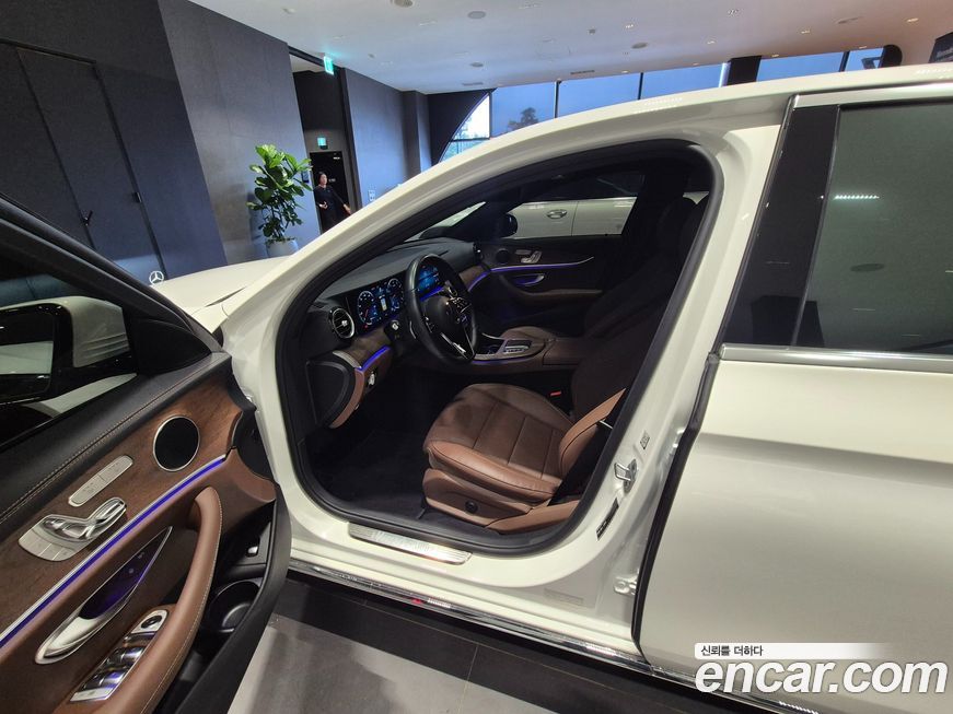 Mercedes-Benz E-Class 2022