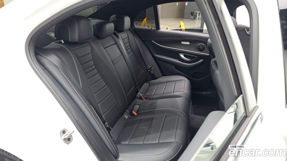 Mercedes-Benz E-Class 2023