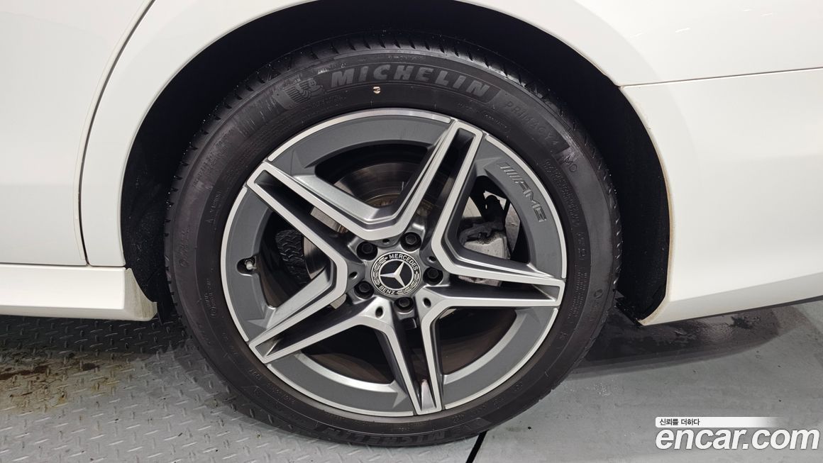 Mercedes-Benz E-Class 2023