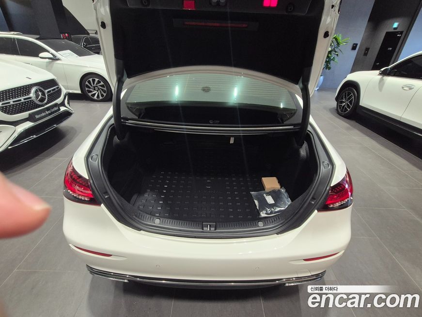 Mercedes-Benz E-Class 2022