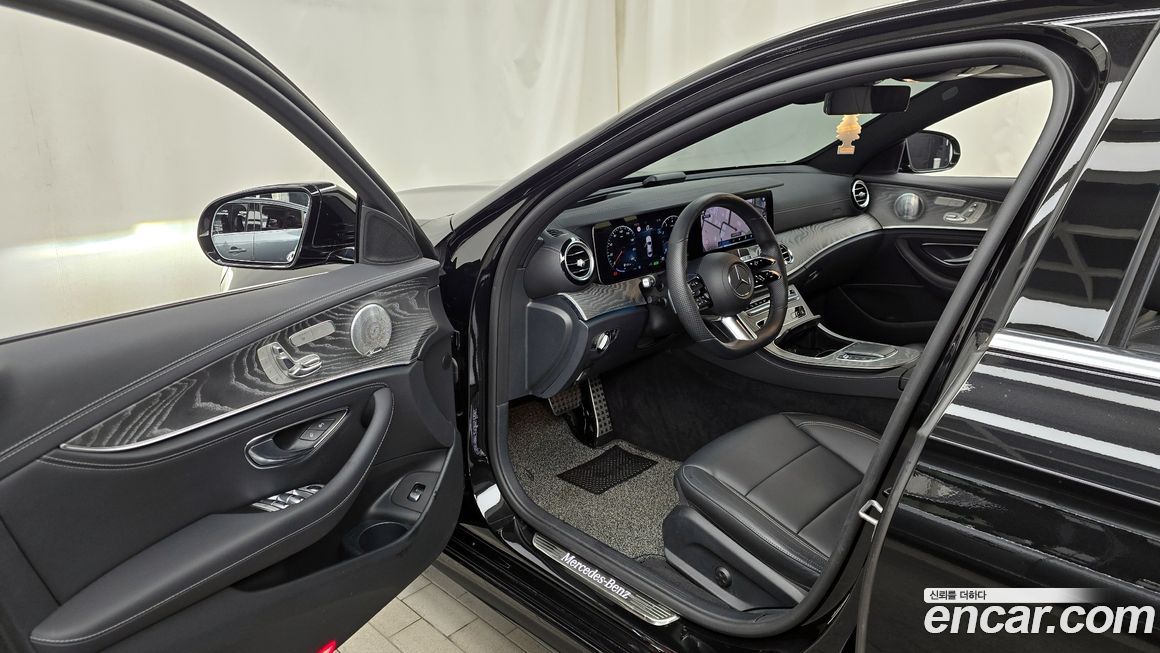Mercedes-Benz E-Class 2021