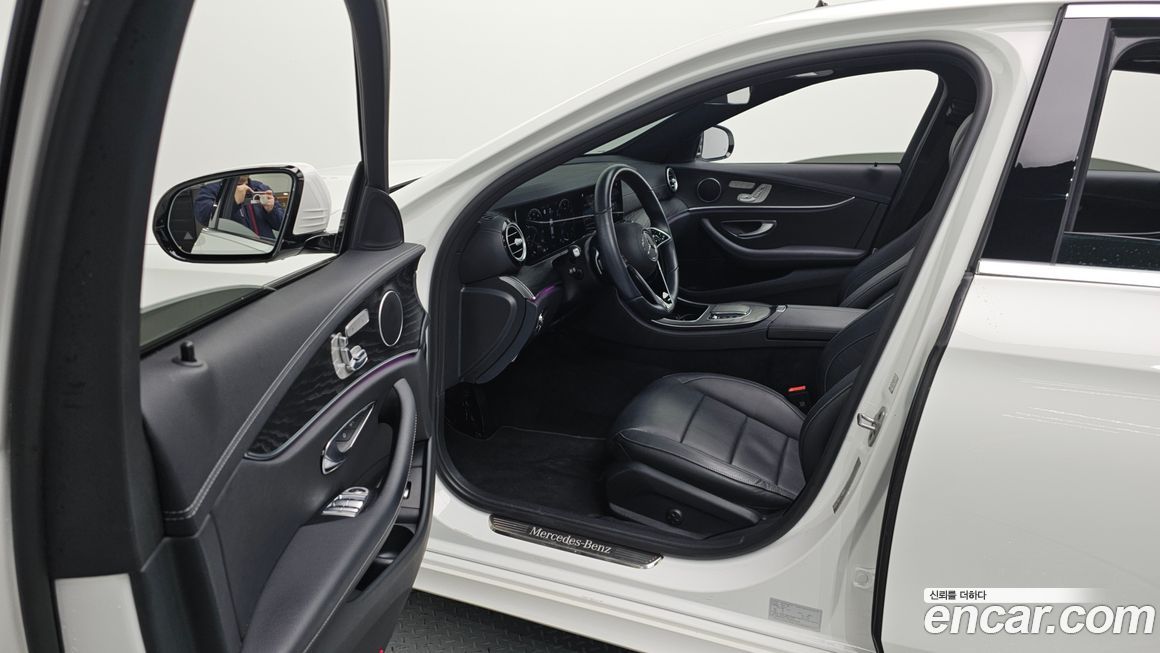 Mercedes-Benz E-Class 2023