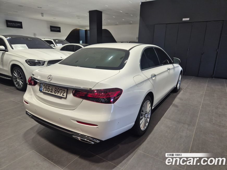 Mercedes-Benz E-Class 2022