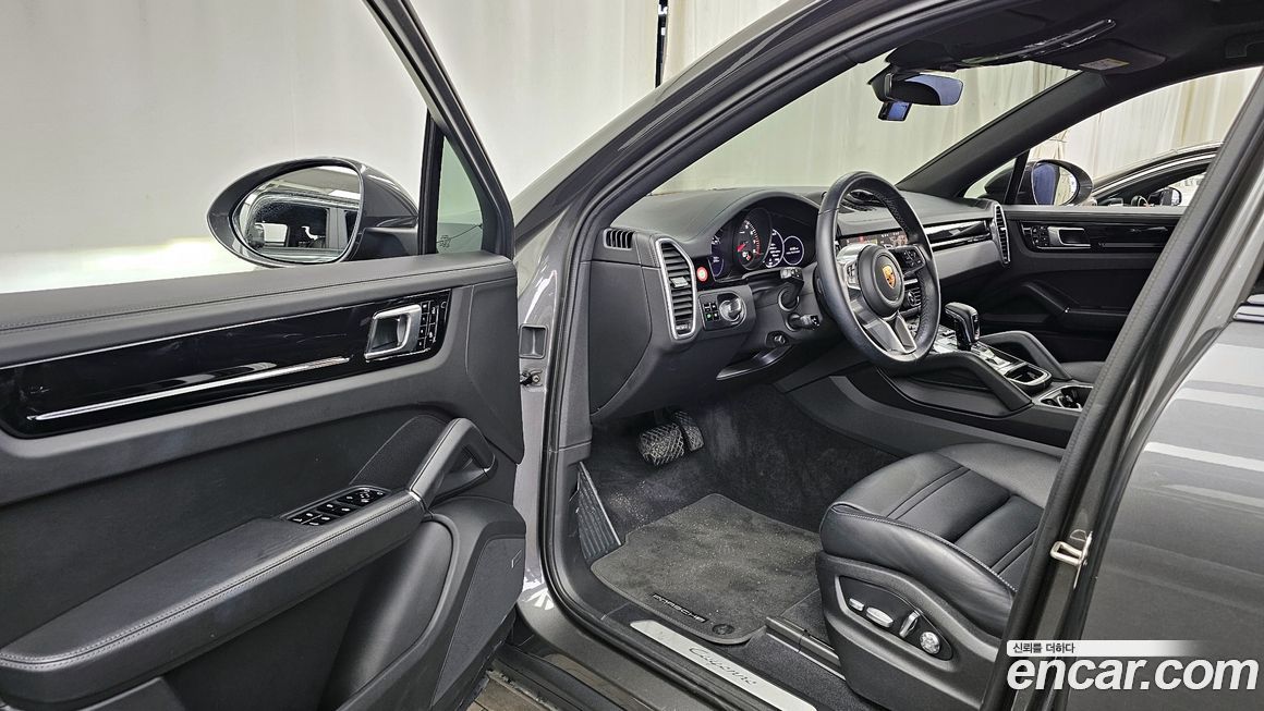 Porsche Cayenne 2021