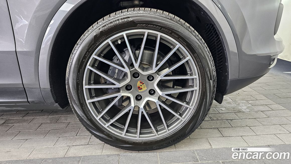 Porsche Cayenne 2021