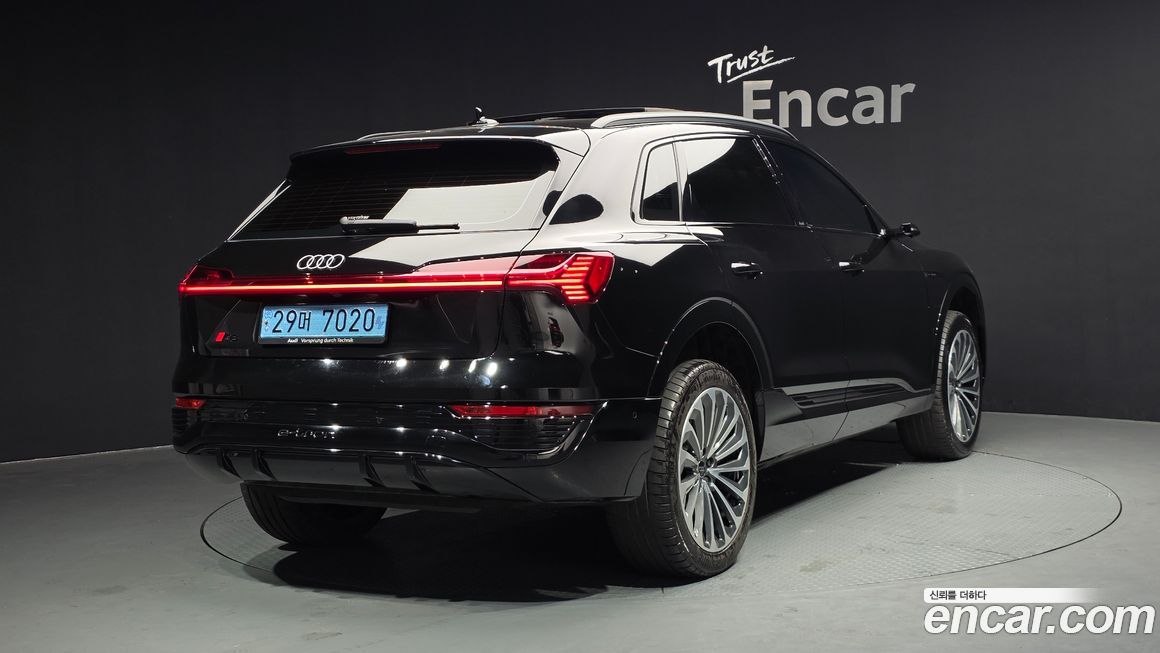 Audi Q8 e-tron 2024