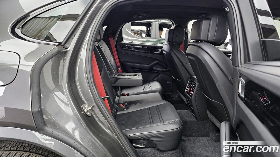 Porsche Cayenne 2021