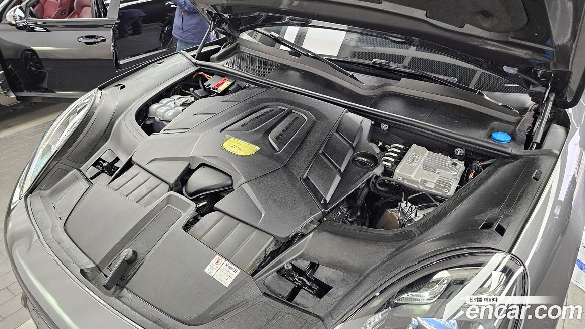 Porsche Cayenne 2021