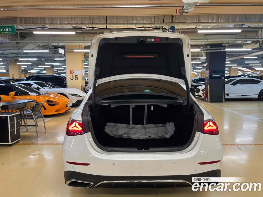 Mercedes-Benz E-Class 2025