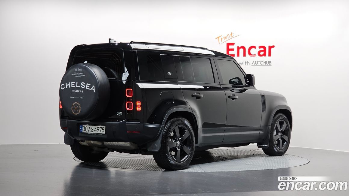 Land Rover Defender 2023