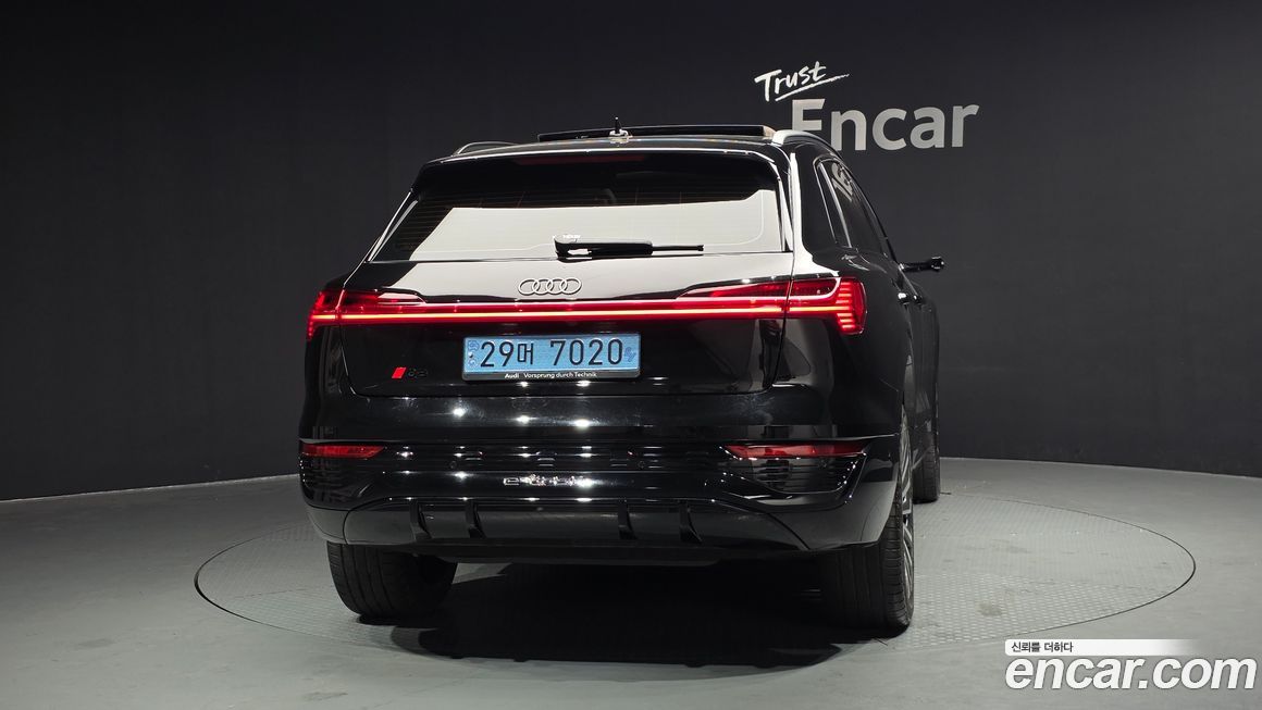 Audi Q8 e-tron 2024