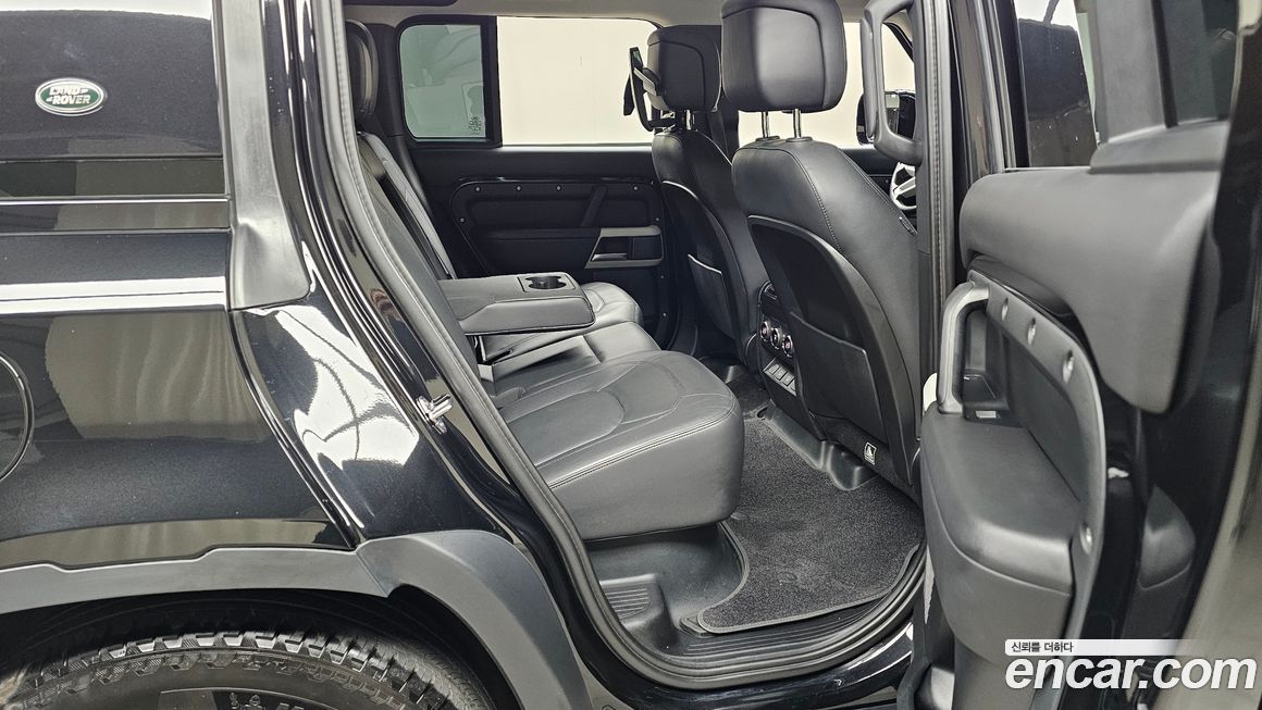 Land Rover Defender 2023