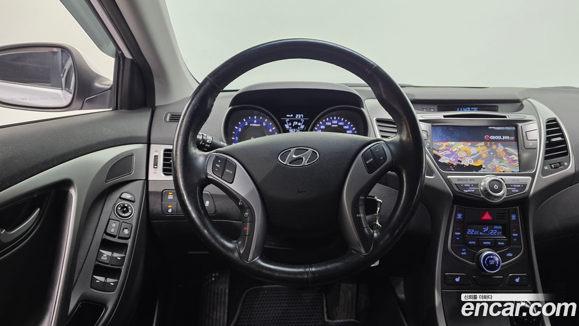 Hyundai AVANTE 2015