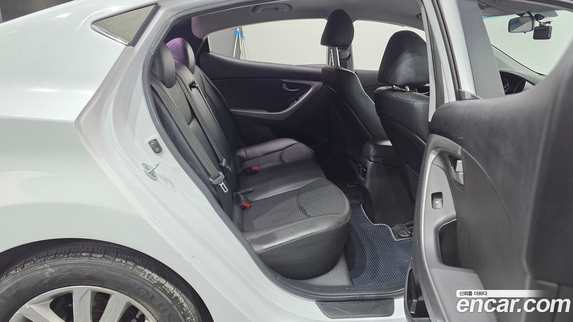 Hyundai AVANTE 2015