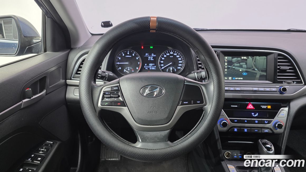 Hyundai AVANTE 2016