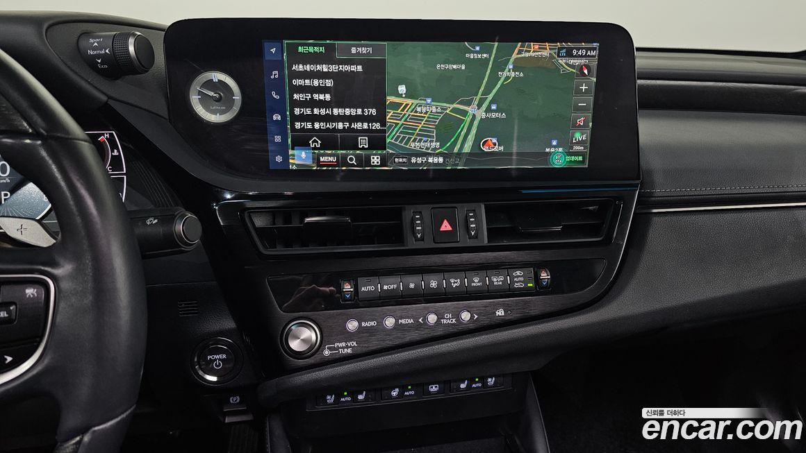 Lexus ES 2025