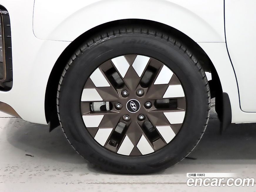 Hyundai Staria 2024