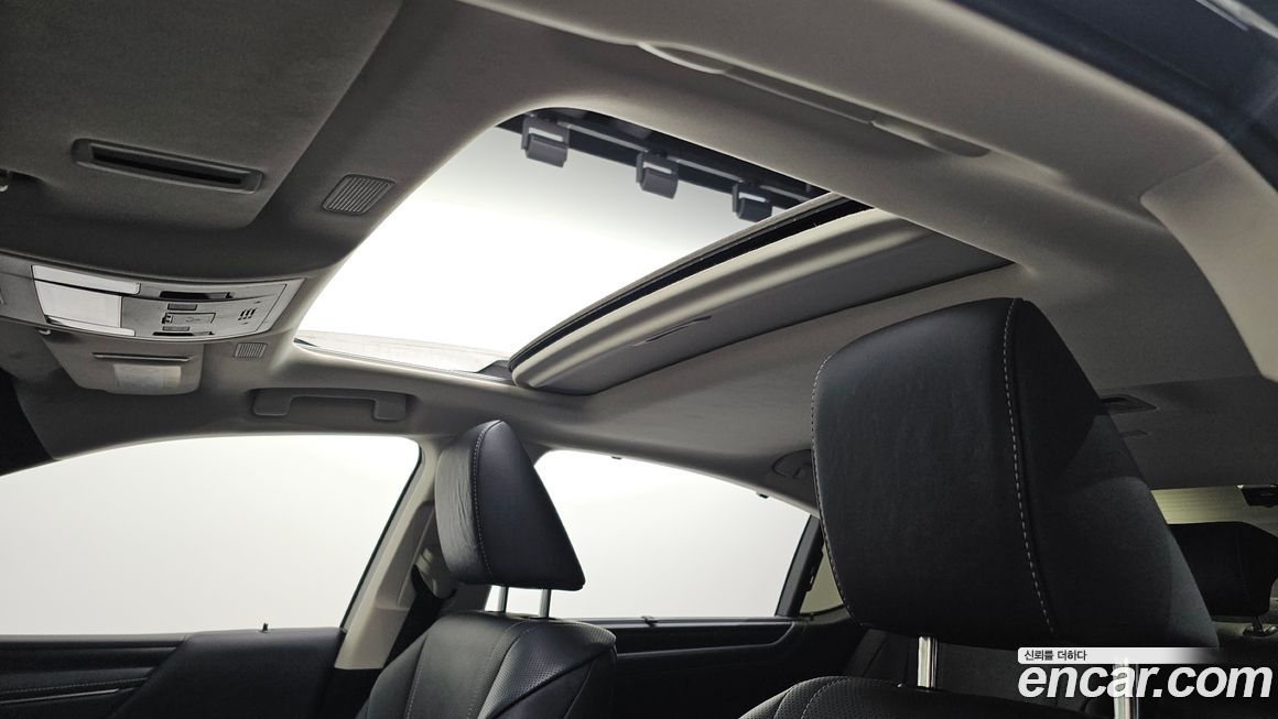 Lexus ES 2025