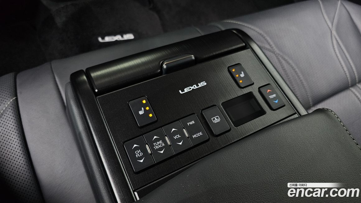 Lexus ES 2025
