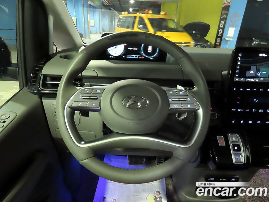 Hyundai Staria 2024