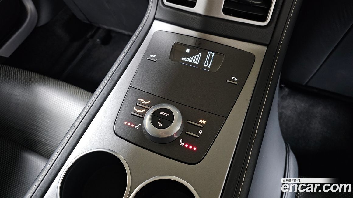 Astonmartin Rapide 2015