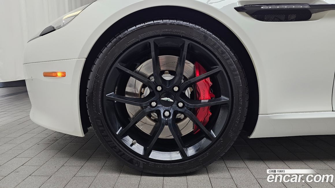 Astonmartin Rapide 2015