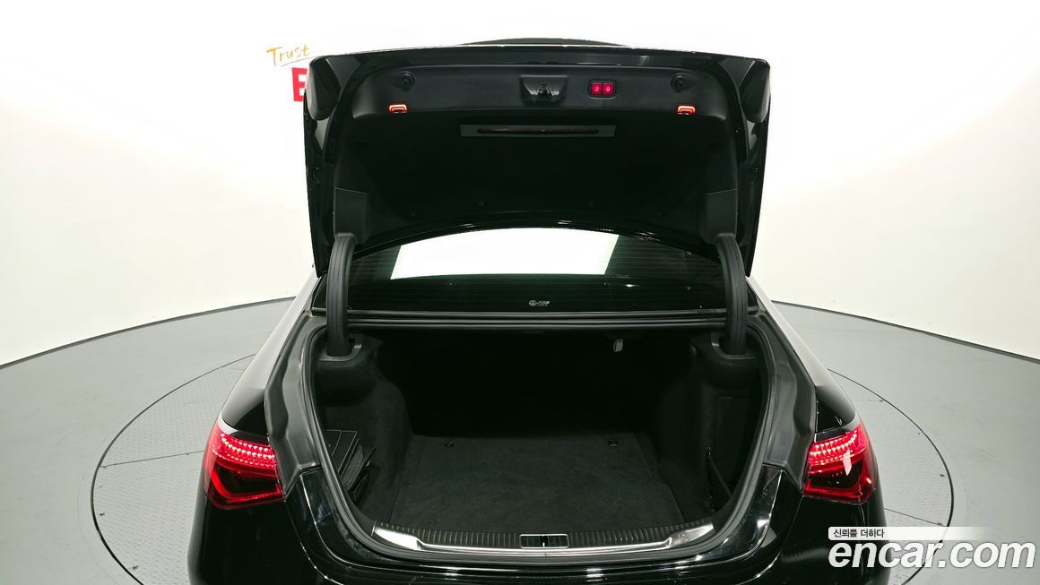 Mercedes-Benz S-Class 2022