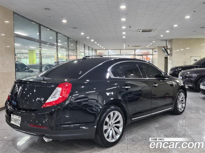 Lincoln MKS 2014
