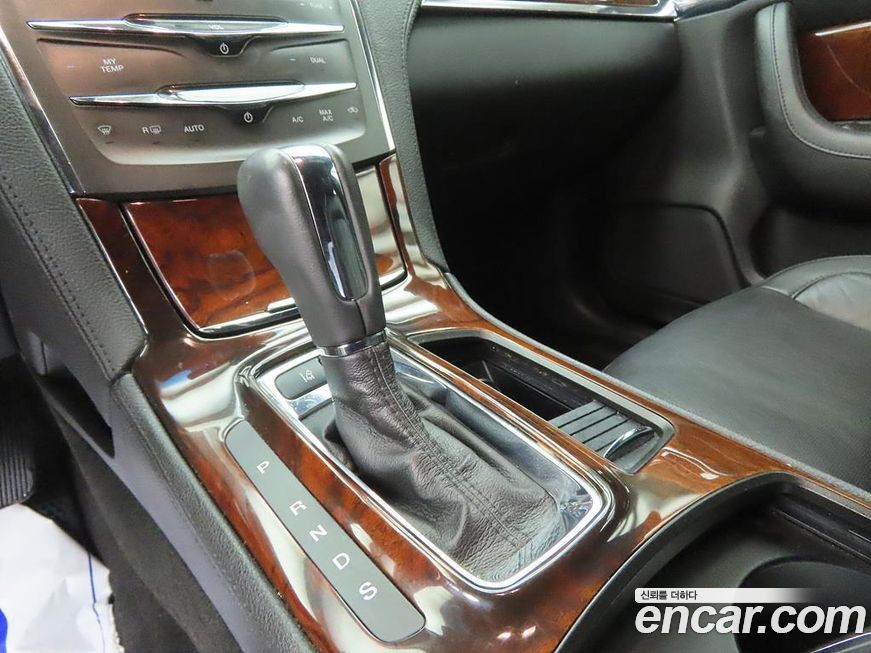 Lincoln MKS 2014