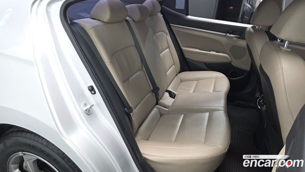 Hyundai AVANTE 2016