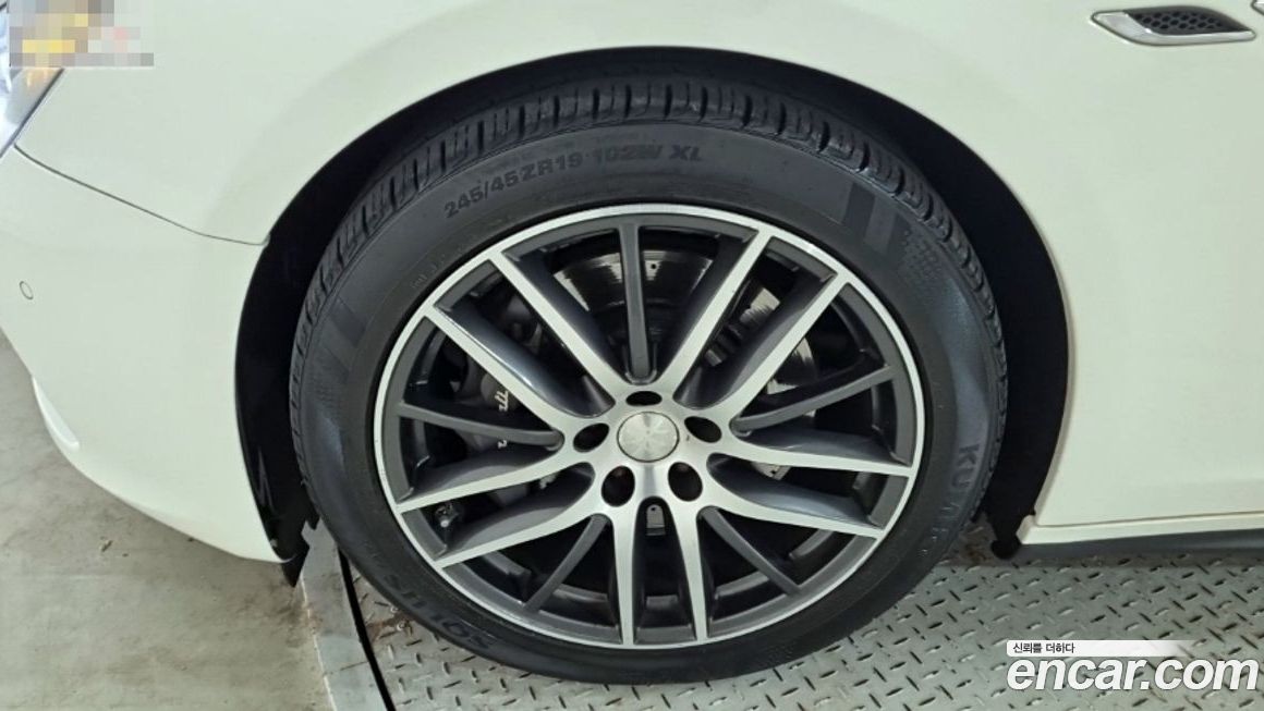 Maserati Ghibli 2015