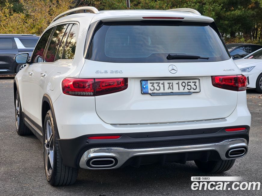 Mercedes-Benz GLB-Class 2020