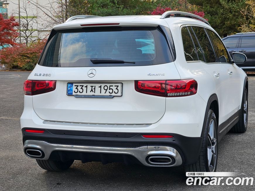 Mercedes-Benz GLB-Class 2020