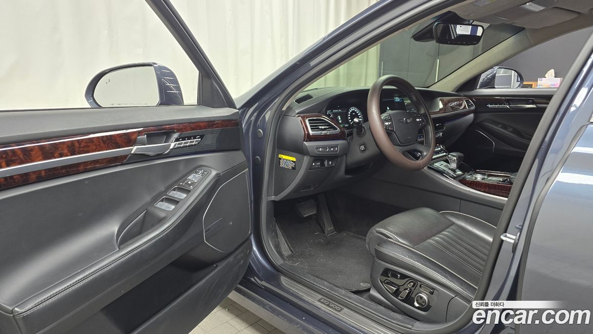 Genesis EQ900 2016