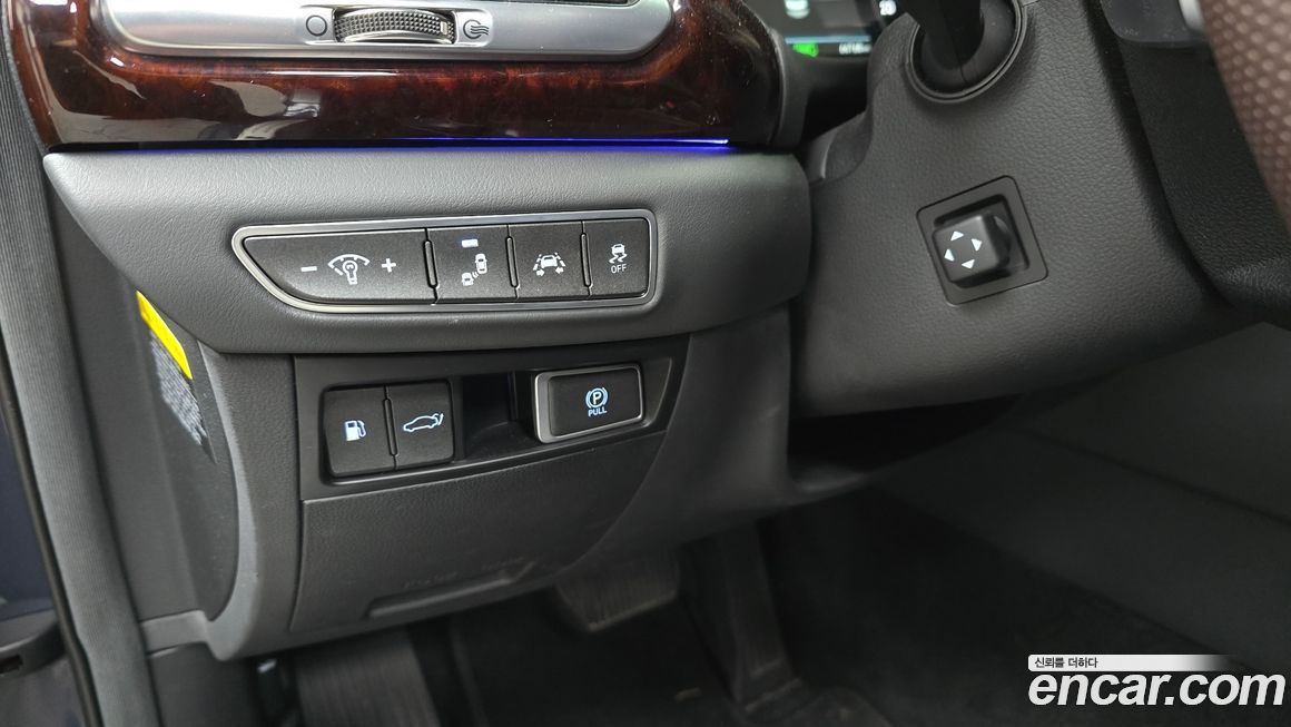 Genesis EQ900 2016