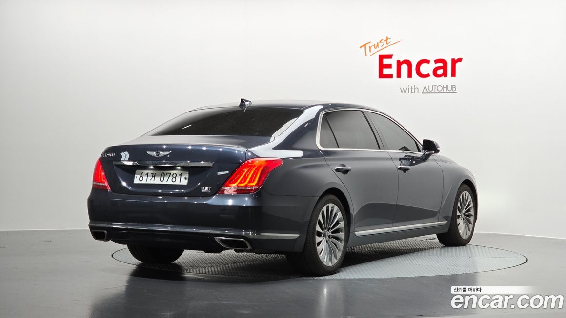Genesis EQ900 2016