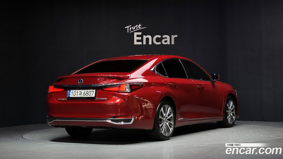 Lexus ES 2019
