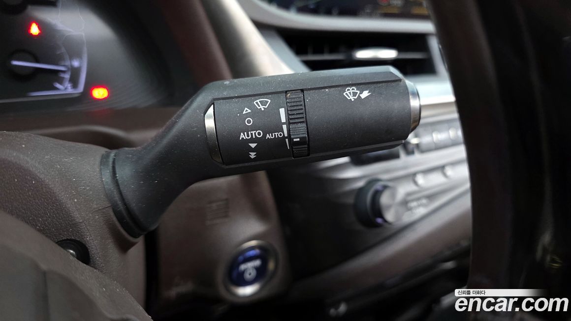Lexus ES 2019