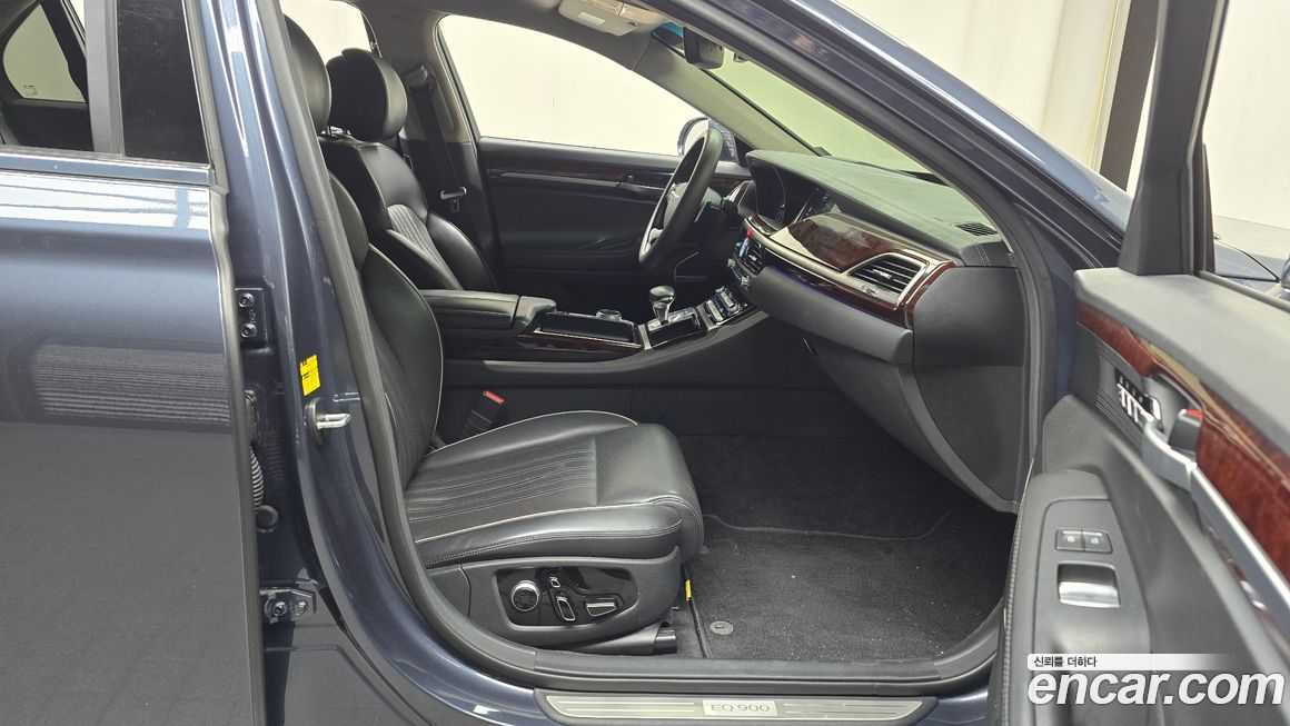 Genesis EQ900 2016
